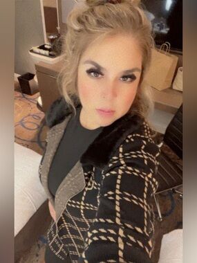 I’m Live Now Check Out My Closet